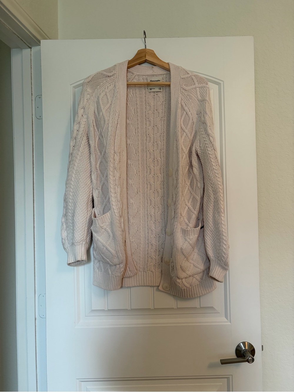 Abercrombie & Fitch Women's Cream Cable Knit Cardigan